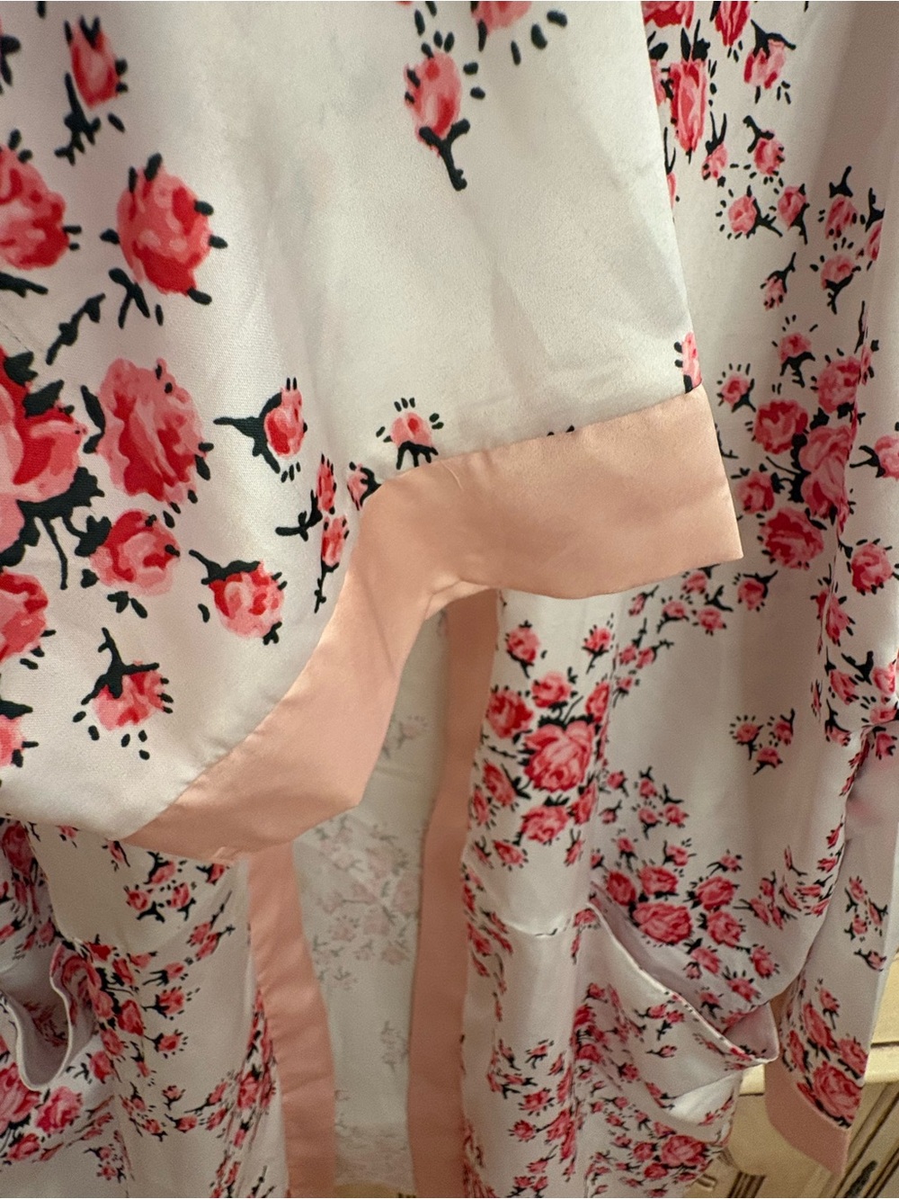 Morgan Lane White Satin Robe with Pink Floral Print - Picture 4 of 8